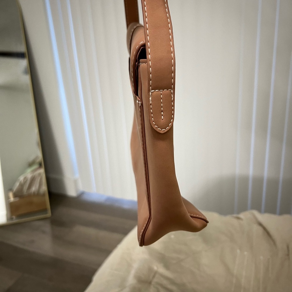 Universal Thread Purse - Picture 3 of 6